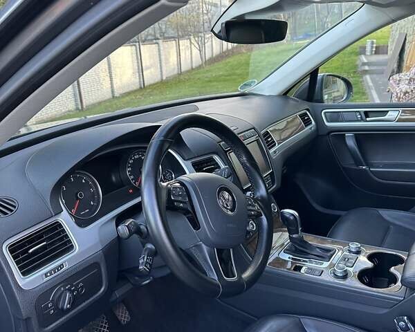 Сірий Фольксваген Туарег, об'ємом двигуна 3 л та пробігом 198 тис. км за 30500 $, фото 11 на Automoto.ua