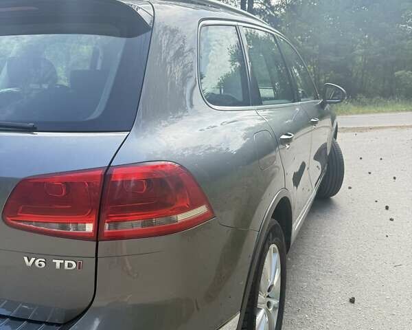 Серый Фольксваген Туарег, объемом двигателя 3 л и пробегом 223 тыс. км за 30000 $, фото 8 на Automoto.ua