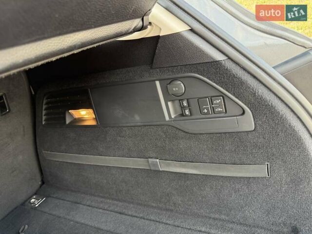 Серый Фольксваген Туарег, объемом двигателя 3 л и пробегом 242 тыс. км за 33000 $, фото 13 на Automoto.ua