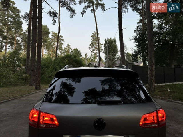 Серый Фольксваген Туарег, объемом двигателя 3 л и пробегом 123 тыс. км за 33333 $, фото 13 на Automoto.ua