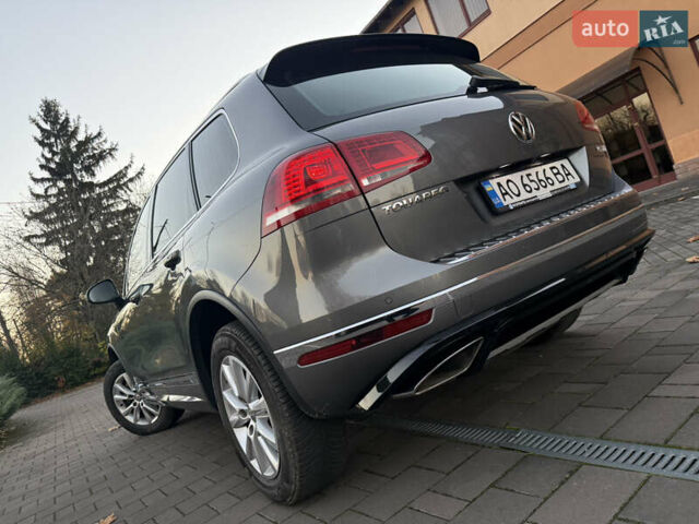 Серый Фольксваген Туарег, объемом двигателя 2.97 л и пробегом 139 тыс. км за 33900 $, фото 15 на Automoto.ua