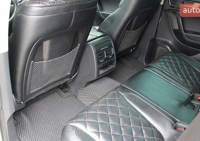 Серый Фольксваген Туарег, объемом двигателя 2.97 л и пробегом 171 тыс. км за 28900 $, фото 15 на Automoto.ua