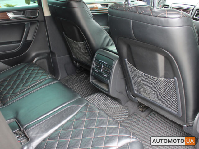 Сірий Фольксваген Туарег, об'ємом двигуна 3 л та пробігом 171 тис. км за 28900 $, фото 12 на Automoto.ua