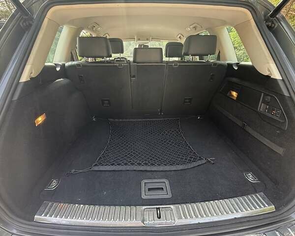 Серый Фольксваген Туарег, объемом двигателя 3 л и пробегом 223 тыс. км за 30000 $, фото 13 на Automoto.ua