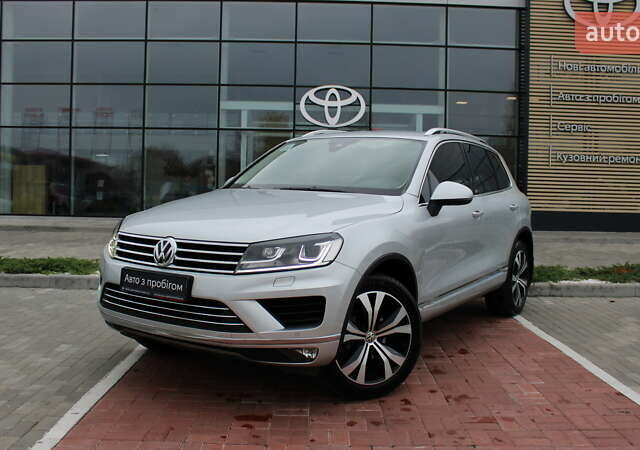 Серый Фольксваген Туарег, объемом двигателя 2.97 л и пробегом 171 тыс. км за 28900 $, фото 2 на Automoto.ua