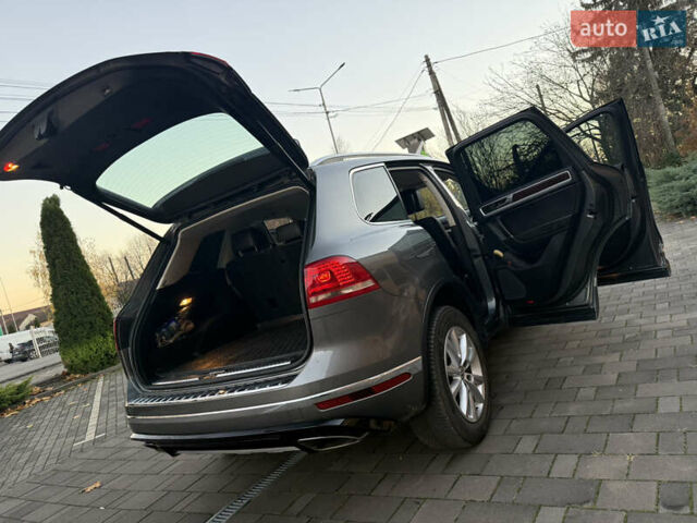 Серый Фольксваген Туарег, объемом двигателя 2.97 л и пробегом 139 тыс. км за 33900 $, фото 47 на Automoto.ua