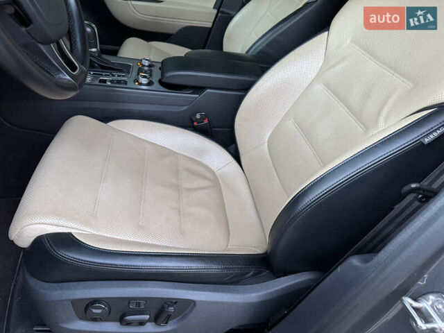 Серый Фольксваген Туарег, объемом двигателя 3 л и пробегом 123 тыс. км за 33333 $, фото 48 на Automoto.ua