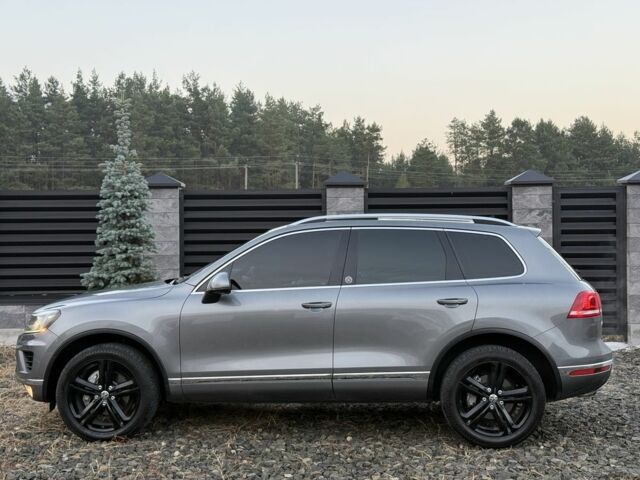 Серый Фольксваген Туарег, объемом двигателя 3.6 л и пробегом 240 тыс. км за 18999 $, фото 5 на Automoto.ua