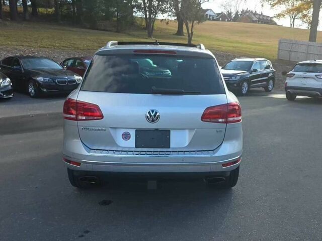 Сірий Фольксваген Туарег, об'ємом двигуна 0 л та пробігом 82 тис. км за 14000 $, фото 4 на Automoto.ua