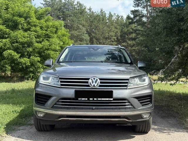 Серый Фольксваген Туарег, объемом двигателя 3 л и пробегом 223 тыс. км за 30000 $, фото 16 на Automoto.ua
