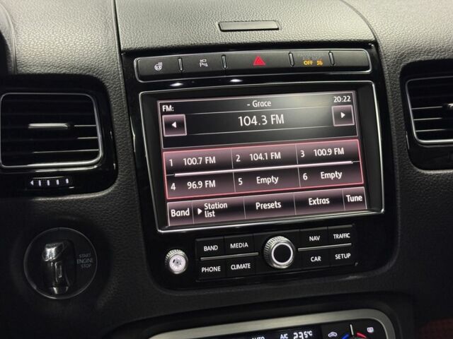 Серый Фольксваген Туарег, объемом двигателя 3.6 л и пробегом 240 тыс. км за 18999 $, фото 17 на Automoto.ua