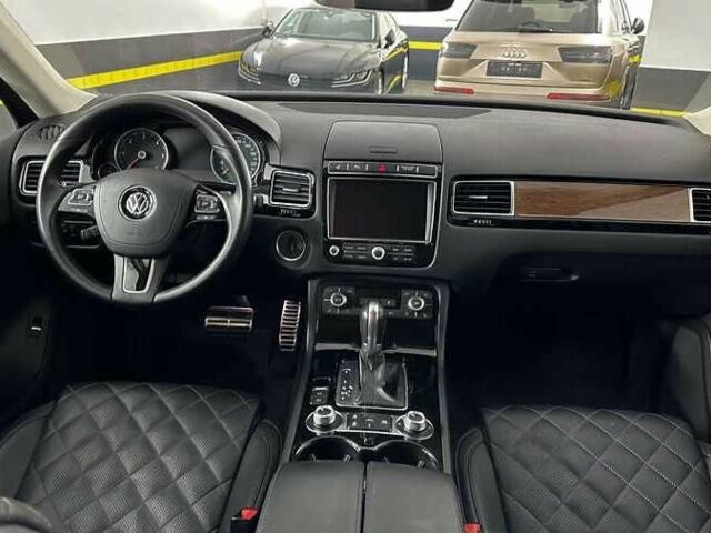 Серый Фольксваген Туарег, объемом двигателя 3 л и пробегом 130 тыс. км за 24000 $, фото 10 на Automoto.ua