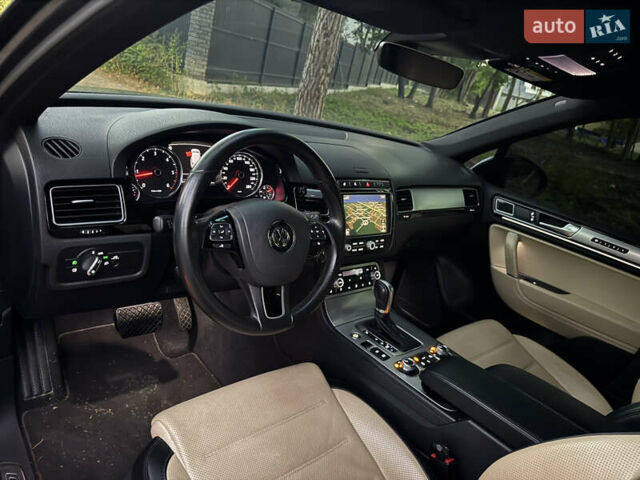 Серый Фольксваген Туарег, объемом двигателя 3 л и пробегом 123 тыс. км за 33333 $, фото 18 на Automoto.ua