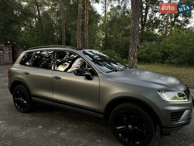 Серый Фольксваген Туарег, объемом двигателя 3 л и пробегом 123 тыс. км за 33333 $, фото 14 на Automoto.ua