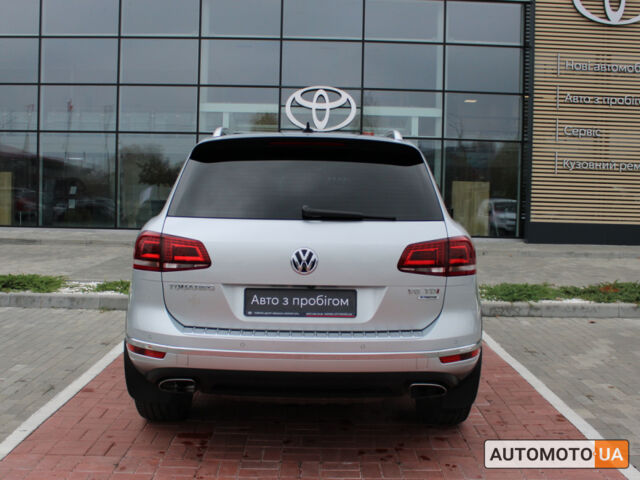Сірий Фольксваген Туарег, об'ємом двигуна 3 л та пробігом 171 тис. км за 28900 $, фото 5 на Automoto.ua
