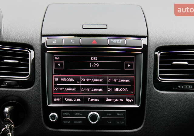 Серый Фольксваген Туарег, объемом двигателя 2.97 л и пробегом 171 тыс. км за 28900 $, фото 11 на Automoto.ua