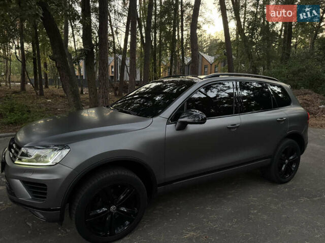 Серый Фольксваген Туарег, объемом двигателя 3 л и пробегом 123 тыс. км за 33333 $, фото 15 на Automoto.ua