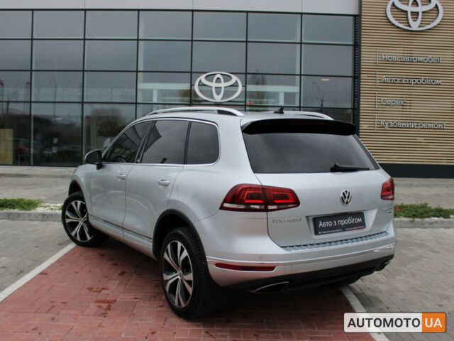 Сірий Фольксваген Туарег, об'ємом двигуна 3 л та пробігом 171 тис. км за 28900 $, фото 7 на Automoto.ua