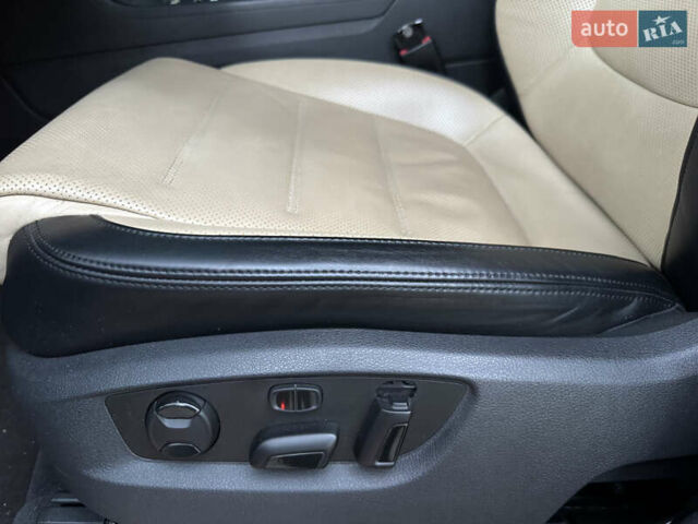 Серый Фольксваген Туарег, объемом двигателя 3 л и пробегом 123 тыс. км за 33333 $, фото 26 на Automoto.ua