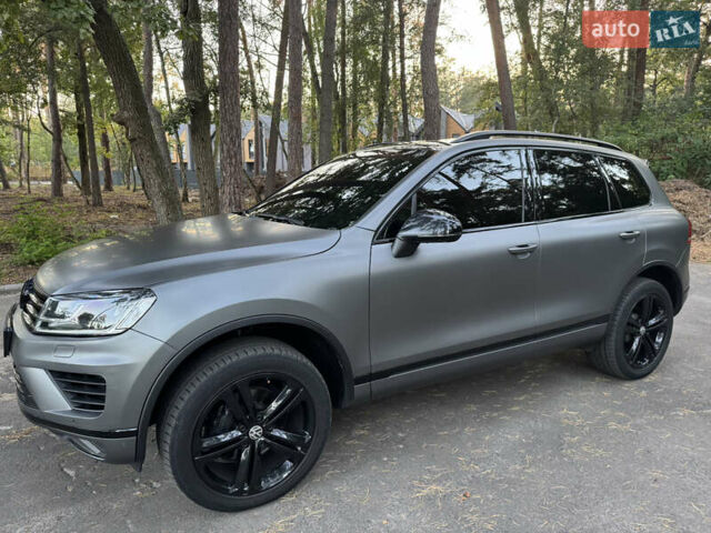 Серый Фольксваген Туарег, объемом двигателя 3 л и пробегом 123 тыс. км за 33333 $, фото 9 на Automoto.ua