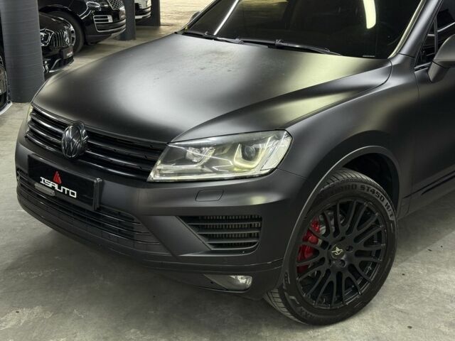 Серый Фольксваген Туарег, объемом двигателя 3 л и пробегом 162 тыс. км за 760 $, фото 5 на Automoto.ua