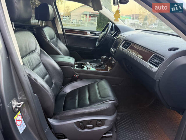 Серый Фольксваген Туарег, объемом двигателя 2.97 л и пробегом 139 тыс. км за 33900 $, фото 34 на Automoto.ua