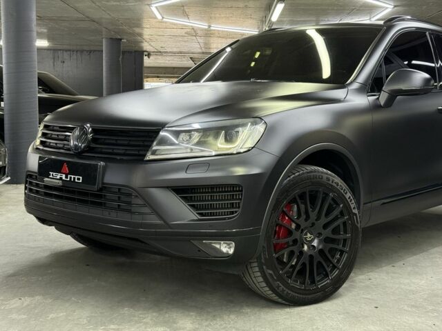 Серый Фольксваген Туарег, объемом двигателя 3 л и пробегом 162 тыс. км за 760 $, фото 7 на Automoto.ua