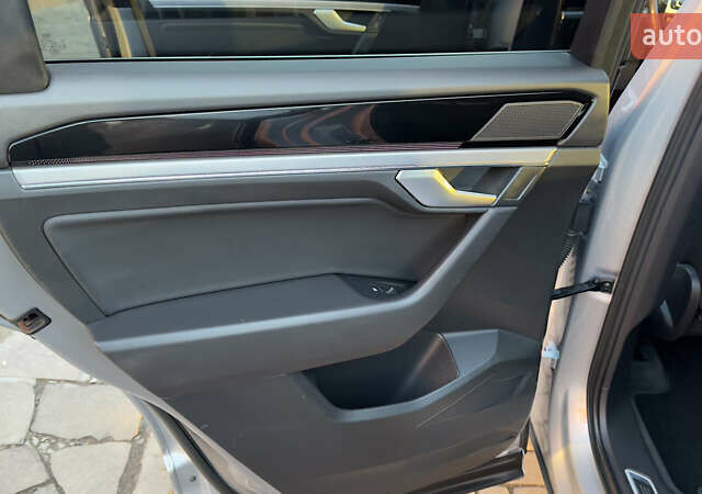 Серый Фольксваген Туарег, объемом двигателя 2.97 л и пробегом 163 тыс. км за 43800 $, фото 48 на Automoto.ua