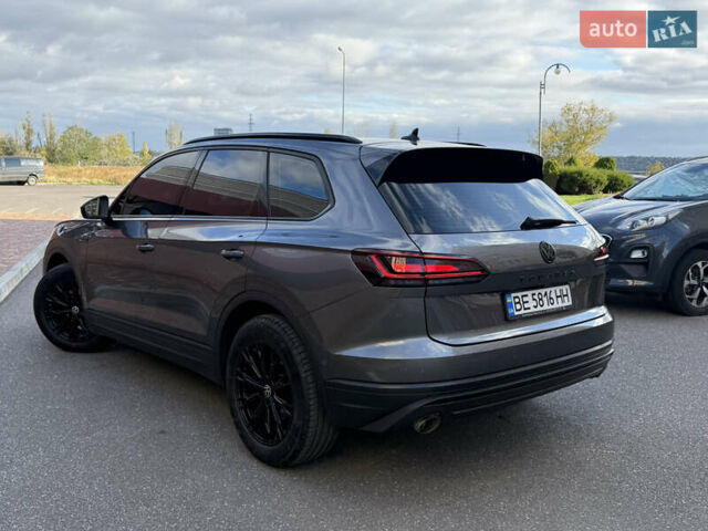 Серый Фольксваген Туарег, объемом двигателя 3 л и пробегом 106 тыс. км за 44700 $, фото 48 на Automoto.ua