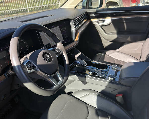 Сірий Фольксваген Туарег, об'ємом двигуна 2.97 л та пробігом 184 тис. км за 39500 $, фото 40 на Automoto.ua