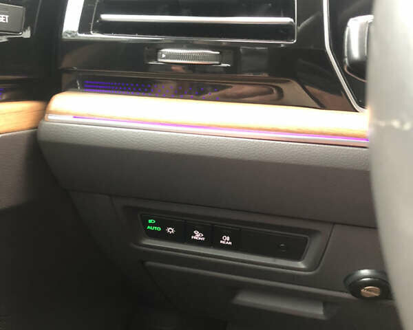 Сірий Фольксваген Туарег, об'ємом двигуна 2.97 л та пробігом 184 тис. км за 39500 $, фото 23 на Automoto.ua