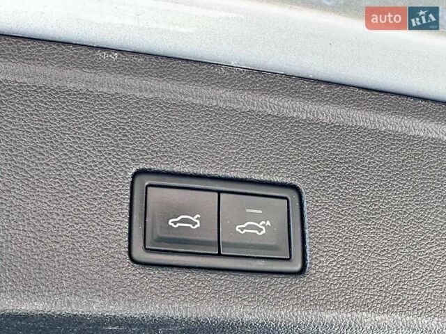 Серый Фольксваген Туарег, объемом двигателя 2.99 л и пробегом 69 тыс. км за 44999 $, фото 12 на Automoto.ua