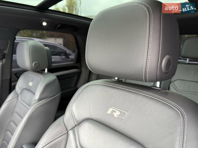 Серый Фольксваген Туарег, объемом двигателя 3 л и пробегом 109 тыс. км за 39700 $, фото 25 на Automoto.ua