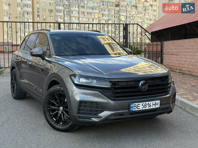 Серый Фольксваген Туарег, объемом двигателя 3 л и пробегом 106 тыс. км за 44700 $, фото 51 на Automoto.ua