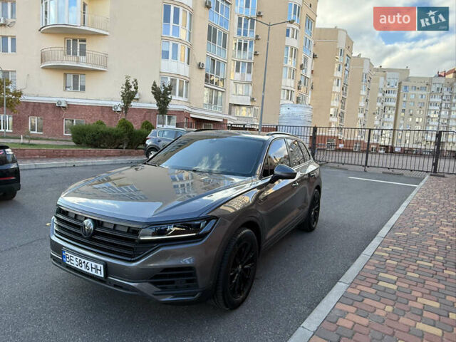 Серый Фольксваген Туарег, объемом двигателя 3 л и пробегом 106 тыс. км за 44700 $, фото 8 на Automoto.ua