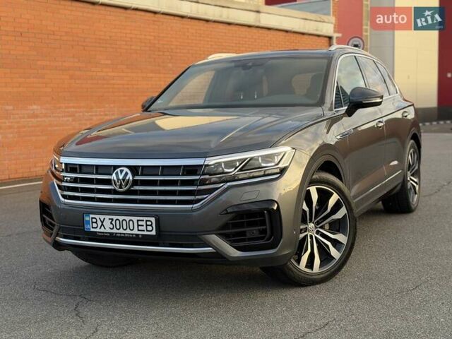 Серый Фольксваген Туарег, объемом двигателя 2.97 л и пробегом 139 тыс. км за 45900 $, фото 17 на Automoto.ua