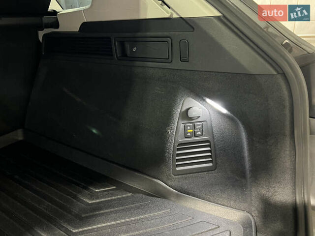 Серый Фольксваген Туарег, объемом двигателя 2.97 л и пробегом 225 тыс. км за 43900 $, фото 62 на Automoto.ua