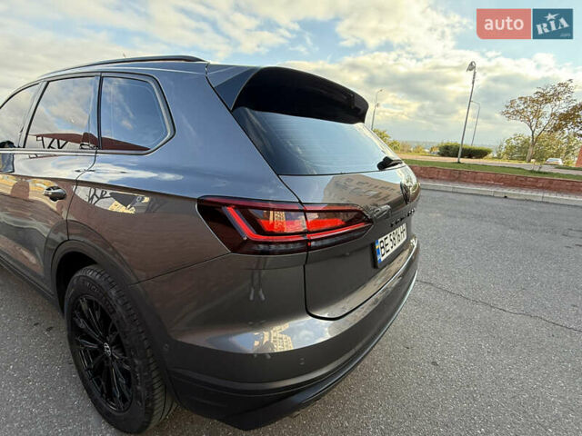 Серый Фольксваген Туарег, объемом двигателя 3 л и пробегом 106 тыс. км за 44700 $, фото 15 на Automoto.ua