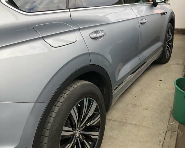 Сірий Фольксваген Туарег, об'ємом двигуна 2.97 л та пробігом 184 тис. км за 39500 $, фото 30 на Automoto.ua