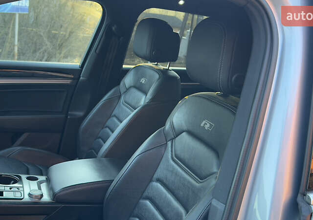 Серый Фольксваген Туарег, объемом двигателя 2.97 л и пробегом 163 тыс. км за 43800 $, фото 39 на Automoto.ua