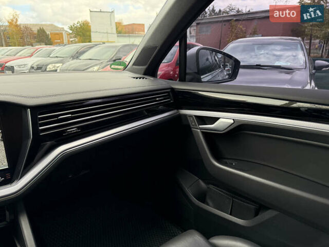 Серый Фольксваген Туарег, объемом двигателя 3 л и пробегом 109 тыс. км за 39700 $, фото 34 на Automoto.ua