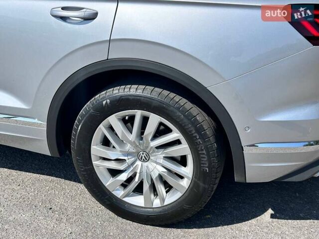 Серый Фольксваген Туарег, объемом двигателя 2.99 л и пробегом 69 тыс. км за 44999 $, фото 8 на Automoto.ua