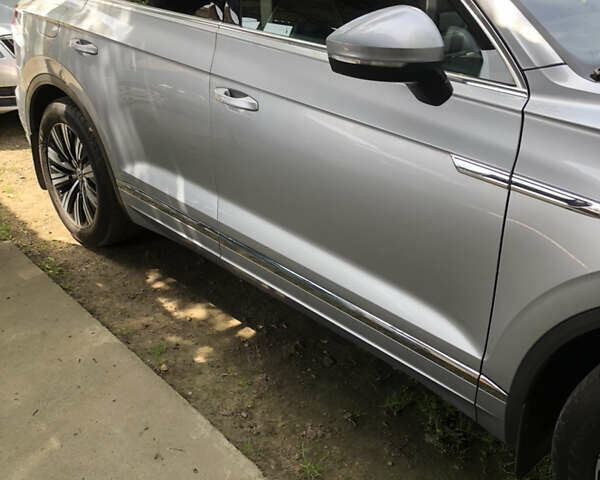 Сірий Фольксваген Туарег, об'ємом двигуна 2.97 л та пробігом 184 тис. км за 39500 $, фото 6 на Automoto.ua