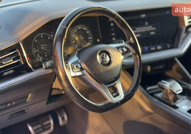 Серый Фольксваген Туарег, объемом двигателя 2.97 л и пробегом 163 тыс. км за 43800 $, фото 52 на Automoto.ua