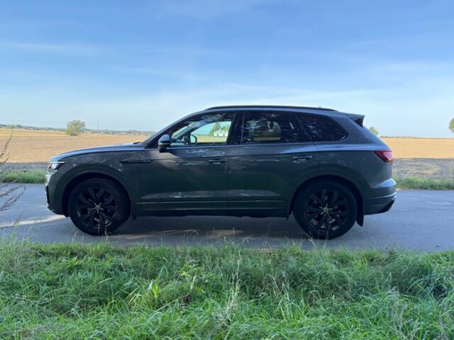 Серый Фольксваген Туарег, объемом двигателя 3 л и пробегом 32 тыс. км за 21600 $, фото 3 на Automoto.ua