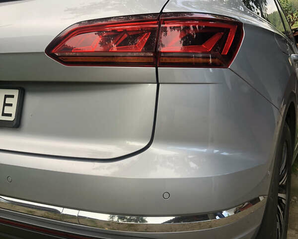 Сірий Фольксваген Туарег, об'ємом двигуна 2.97 л та пробігом 184 тис. км за 39500 $, фото 43 на Automoto.ua