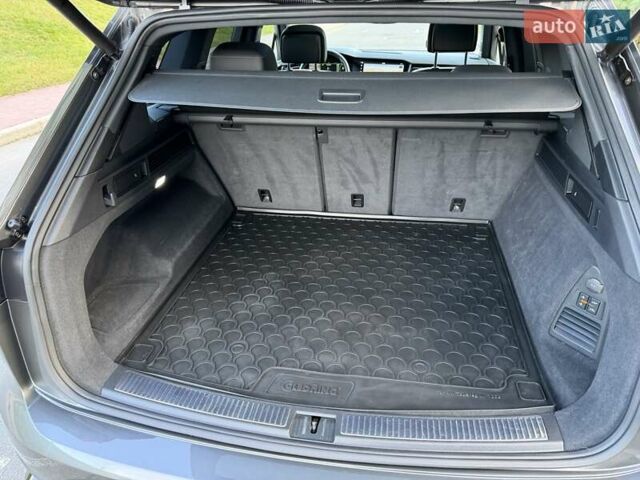 Серый Фольксваген Туарег, объемом двигателя 2.97 л и пробегом 139 тыс. км за 45900 $, фото 41 на Automoto.ua