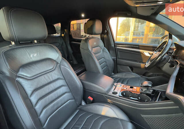 Серый Фольксваген Туарег, объемом двигателя 2.97 л и пробегом 163 тыс. км за 43800 $, фото 72 на Automoto.ua