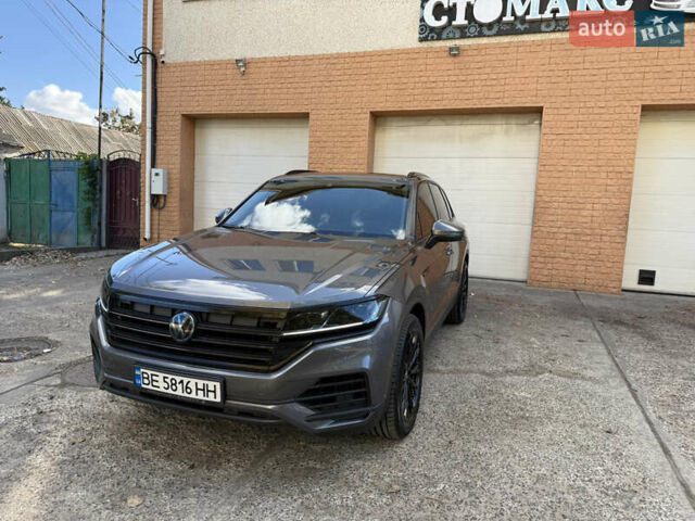 Сірий Фольксваген Туарег, об'ємом двигуна 3 л та пробігом 99 тис. км за 48500 $, фото 73 на Automoto.ua