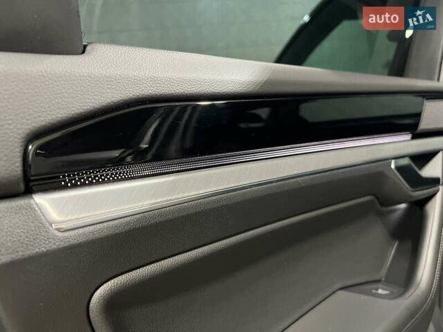 Серый Фольксваген Туарег, объемом двигателя 2.97 л и пробегом 225 тыс. км за 43900 $, фото 59 на Automoto.ua